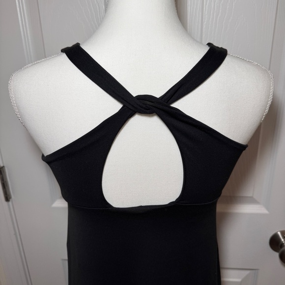 Patagonia Athletic Dress - Picture 8 of 11